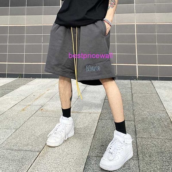 rhude rhude shorts embroidered solid color high street hip hop casual loose drawstring lovers' capris men, White;black 
rhude rhude shorts embroidered solid color high street hip hop casual loose drawstring lovers' capris men, White;black