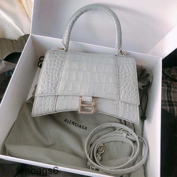 balenciga bags bag 2022 shoulder designer leather ersatile home crocodile hourglass diagonal b-shaped portable 4q4m
balenciga bags bag 2022 shoulder designer leather ersatile home crocodile hourglass diagonal b-shaped portable 4q4m