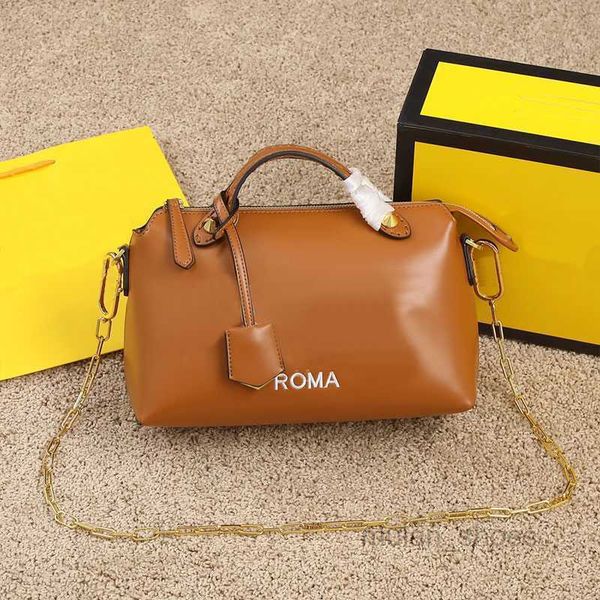 2022 evening bags casual tote bag shoulder bags boston handbag crossbody purse women embroidered letters hardware chain rivet cell phone poc
2022 evening bags casual tote bag shoulder bags boston handbag crossbody purse women embroidered letters hardware chain rivet cell phone poc
