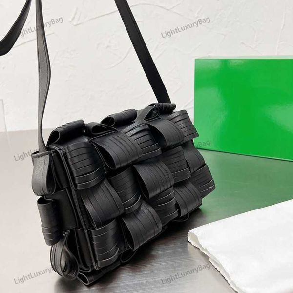 shoulder bag designer fashion eye-catching leather wallet quality crossbody for women classic famous brand shopping purses 220302
shoulder bag designer fashion eye-catching leather wallet quality crossbody for women classic famous brand shopping purses 220302