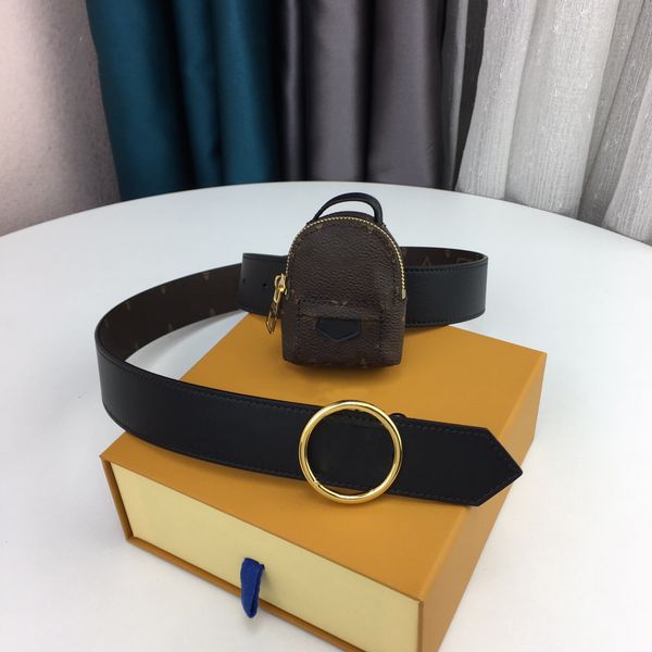3.5cm ladies classic canvas fabric backed by original calfskin bottom belt with detachable mini pouch delicate circle letter buckle, Black;brown
3.5cm ladies classic canvas fabric backed by original calfskin bottom belt with detachable mini pouch delicate circle letter buckle, Black;brown