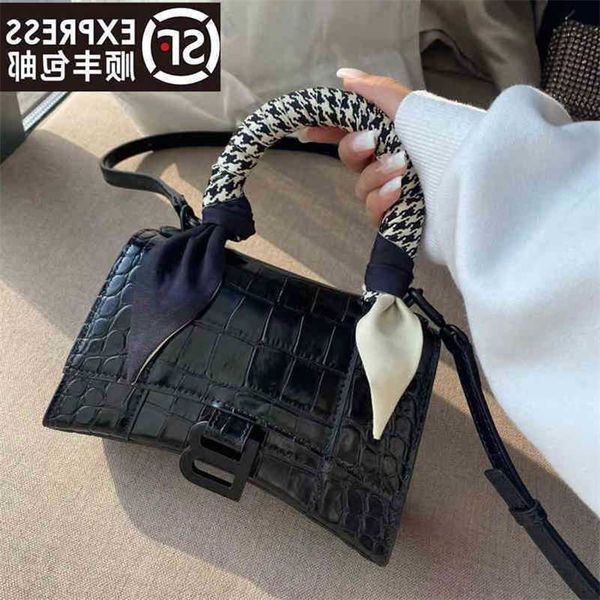 balenclagabag handbags bag designer premium 2022 fashion b women's bag crocodile hourglass bag leather one shoulder messenger handbag 8
balenclagabag handbags bag designer premium 2022 fashion b women's bag crocodile hourglass bag leather one shoulder messenger handbag 8