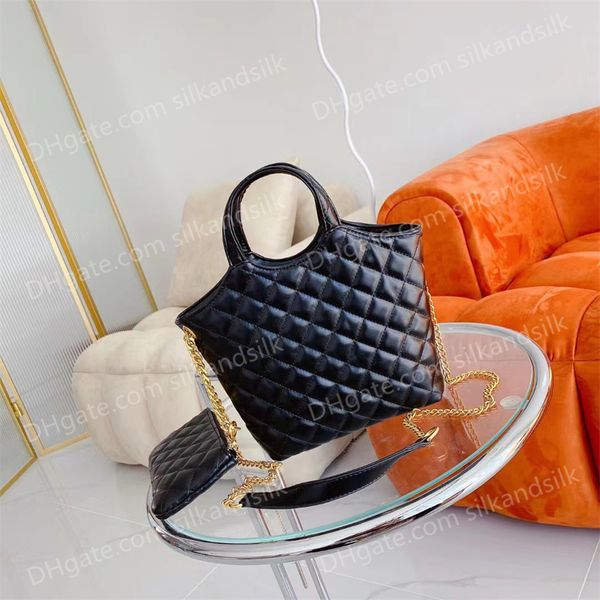luxury shoulder bag desenger totes womens large capacity purse gaby handbag diamond lattice purse with big metal logo s size
luxury shoulder bag desenger totes womens large capacity purse gaby handbag diamond lattice purse with big metal logo s size