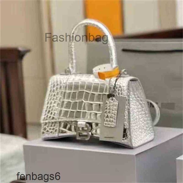 balenciga light bags bag fashion handbag crocodile pattern french 2022 niche single shoulder messenger hourglass green q3v0
balenciga light bags bag fashion handbag crocodile pattern french 2022 niche single shoulder messenger hourglass green q3v0