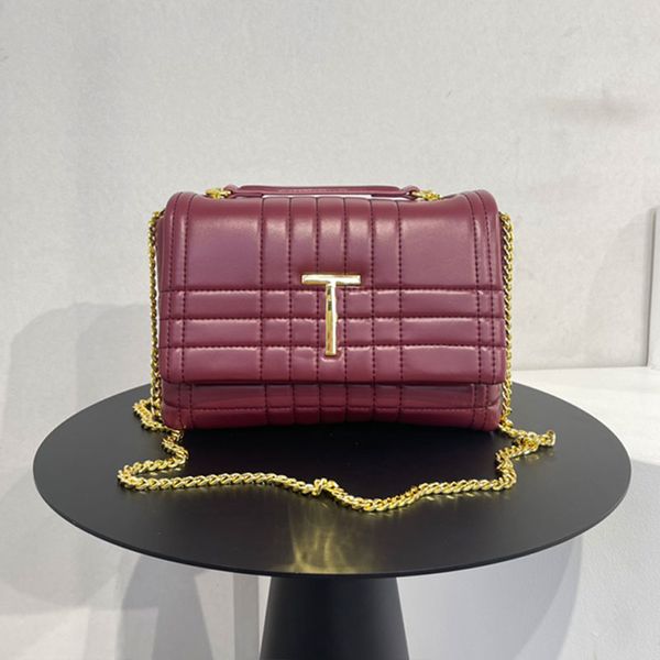 chains shoulder bags quilting handbag flap crossbody purse underarm wallet sliding chain strap plain metal letters thread flip lady envelope
chains shoulder bags quilting handbag flap crossbody purse underarm wallet sliding chain strap plain metal letters thread flip lady envelope