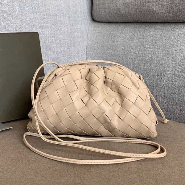 designer luxury women bag bottegas handbag fashion inclined shoulder womens bags versatile purses totes large capacity saddle venetas wallet
designer luxury women bag bottegas handbag fashion inclined shoulder womens bags versatile purses totes large capacity saddle venetas wallet