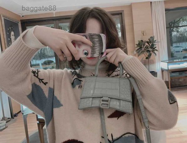 designer bags bbbalencaig'as bag home b crocodile hourglass leather 2022 women's single shoulder diagonal hand 5zxt
designer bags bbbalencaig'as bag home b crocodile hourglass leather 2022 women's single shoulder diagonal hand 5zxt