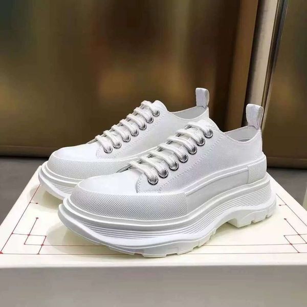 2022s famous casual-style low-sneakers shoes deck tread slick canvas fabric leather lace-up rubber soles platform trainers women's
2022s famous casual-style low-sneakers shoes deck tread slick canvas fabric leather lace-up rubber soles platform trainers women's