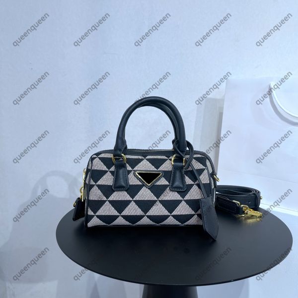 designer luxury women the tote bag fashion versatile handbags shoulder crossbody bags purse telfars totes large capacity saddle wallets 7a t
designer luxury women the tote bag fashion versatile handbags shoulder crossbody bags purse telfars totes large capacity saddle wallets 7a t