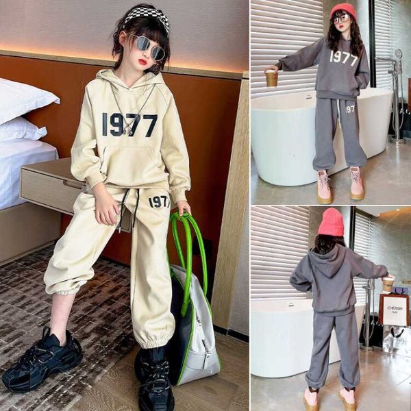 clothing sets korean children's clothes 2022 autumn boys and girls hooded sweater set children's es1977 loose sports two-piece set, White
clothing sets korean children's clothes 2022 autumn boys and girls hooded sweater set children's es1977 loose sports two-piece set, White