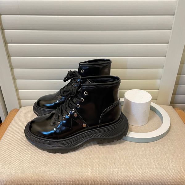classic patent black white ankle boot alexander low lace up tread boots women men soft mid cut fashion white mc booties queen branded winter
classic patent black white ankle boot alexander low lace up tread boots women men soft mid cut fashion white mc booties queen branded winter
