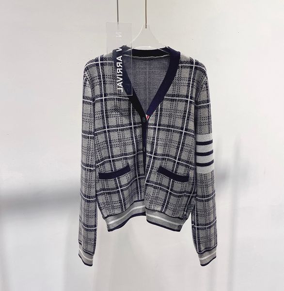 909 l 2022 milan runway autumn women's sweater brand same style long sleeve v neck black cardigan flora print yl, White;black
909 l 2022 milan runway autumn women's sweater brand same style long sleeve v neck black cardigan flora print yl, White;black