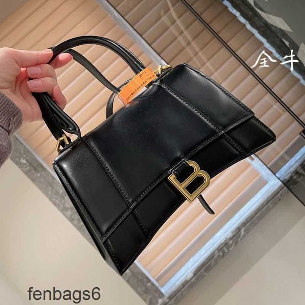 balenciga shoulder bags bag designer 2022 leather hourglass light luxury autumn winter foreign style advanced letter portable diagonal
balenciga shoulder bags bag designer 2022 leather hourglass light luxury autumn winter foreign style advanced letter portable diagonal