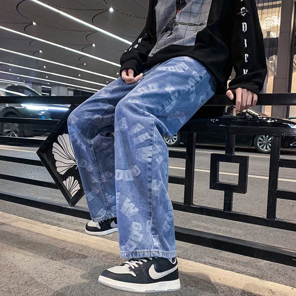 men's jeans spring letter print blue baggy men trendy korean style denim wide leg pants male straight trousers 220927
men's jeans spring letter print blue baggy men trendy korean style denim wide leg pants male straight trousers 220927