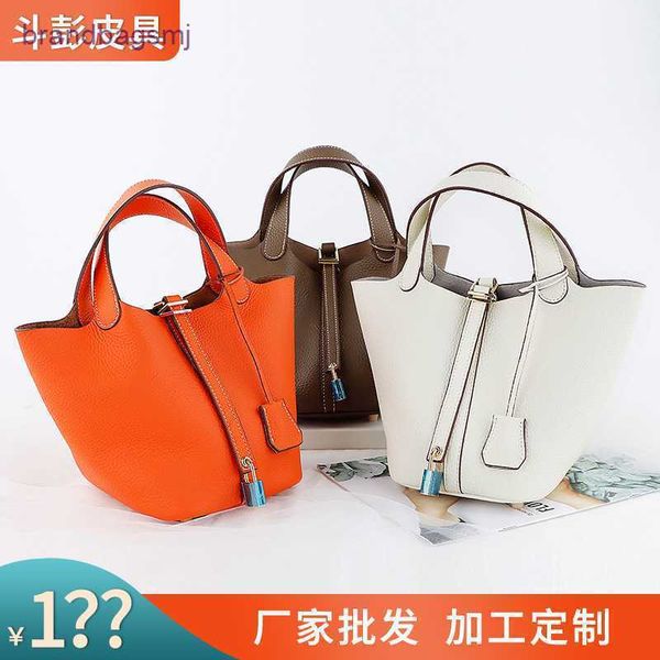 bags herme net red real leather bag women's 2021 spring and summer new shoulder buckle vegetable basket portable
bags herme net red real leather bag women's 2021 spring and summer new shoulder buckle vegetable basket portable