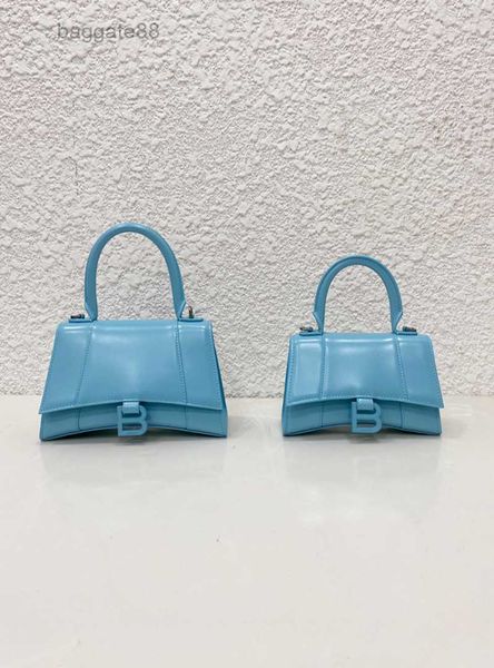 fashion letter 2022 home b designer buckle hourglass bags bbbalencaig'as trend leather crocodile pattern single shoulder portable mess
fashion letter 2022 home b designer buckle hourglass bags bbbalencaig'as trend leather crocodile pattern single shoulder portable mess