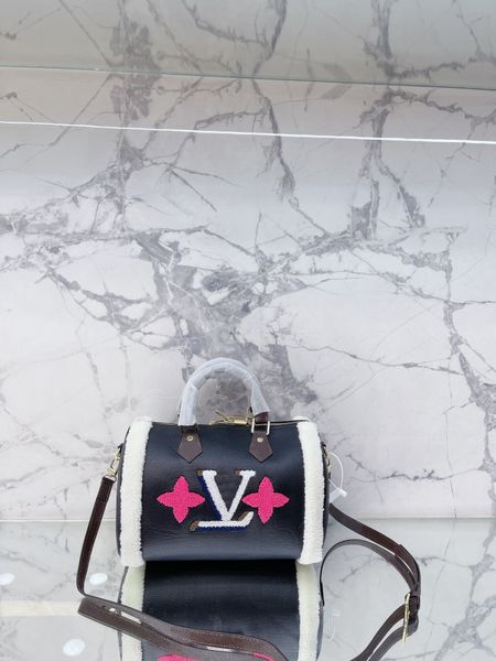 tz ladies pillow bag lamb wool autumn winter shoulder bags leather and wool fun decor small tote bag handbag women floral letter print speed
tz ladies pillow bag lamb wool autumn winter shoulder bags leather and wool fun decor small tote bag handbag women floral letter print speed