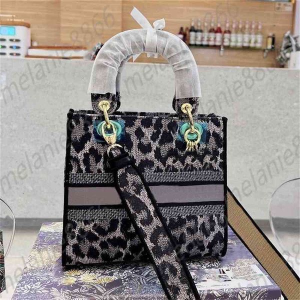 luxury lady evening handbags designers bag high women shoulder fashion cross body multifunctional summer shopping package
luxury lady evening handbags designers bag high women shoulder fashion cross body multifunctional summer shopping package