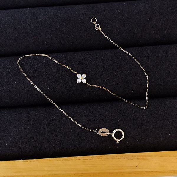 22092505 women's jewelry chain bracelet 0.12ct flower diamond au750 18k yellow gold must have sale gift idea must have match, Black
22092505 women's jewelry chain bracelet 0.12ct flower diamond au750 18k yellow gold must have sale gift idea must have match, Black