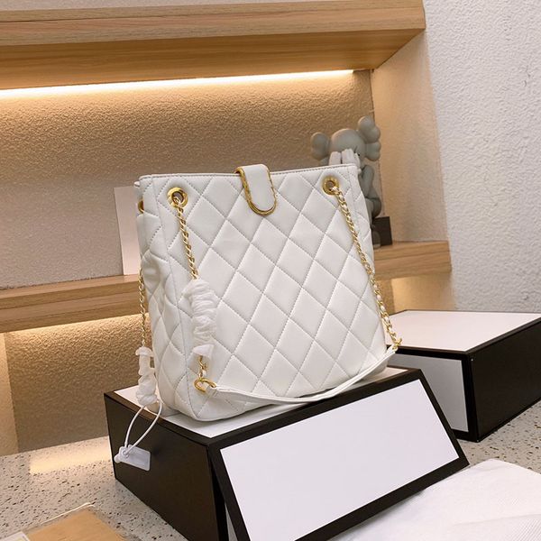 22a classic women large capacity fashion tote bag matelasse double chain calfskin leather quilted luxury designer bag crossbody shopping por
22a classic women large capacity fashion tote bag matelasse double chain calfskin leather quilted luxury designer bag crossbody shopping por