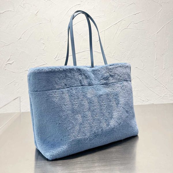 totes winter plush women shopping bag fashion handbag purse terry fabric letter large capacity package pocket wallets 220926
totes winter plush women shopping bag fashion handbag purse terry fabric letter large capacity package pocket wallets 220926