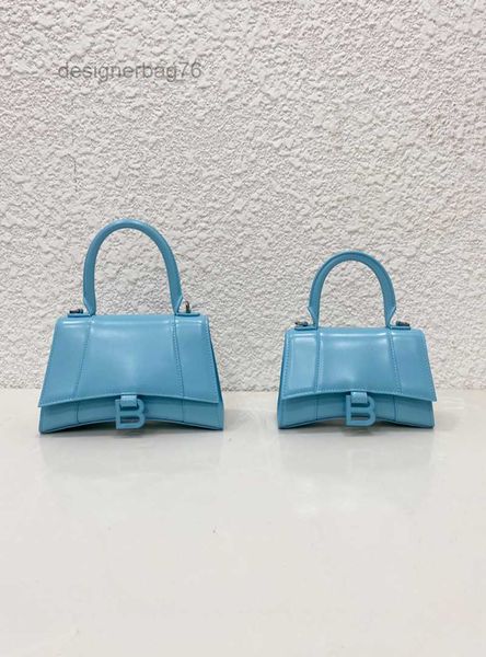 fashion letter 2022 home b designer buckle hourglass bags bbalencaig'as trend leather crocodile pattern single shoulder portable messen
fashion letter 2022 home b designer buckle hourglass bags bbalencaig'as trend leather crocodile pattern single shoulder portable messen