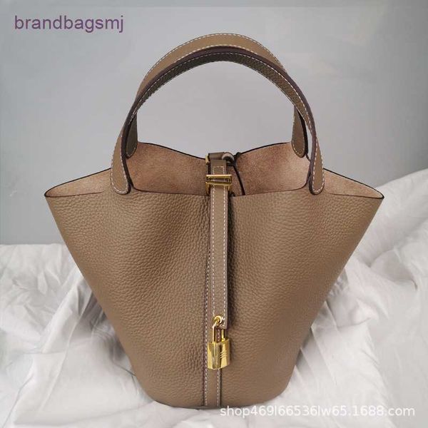 bags herme fashionable food basket wrapped head layer cowhide leisure small crowd lock buckle handbag bucket leather tote
bags herme fashionable food basket wrapped head layer cowhide leisure small crowd lock buckle handbag bucket leather tote