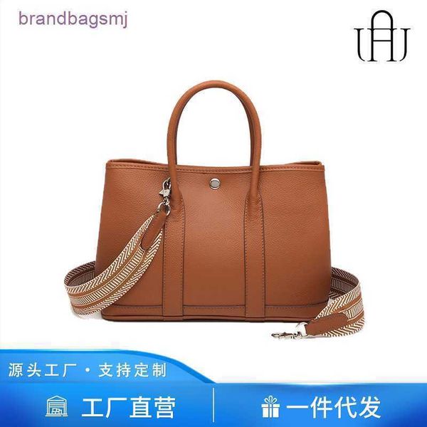 bag herme large capacity layer togo cowhide garden bag one shoulder portable tote genuine women's shopping bucket
bag herme large capacity layer togo cowhide garden bag one shoulder portable tote genuine women's shopping bucket