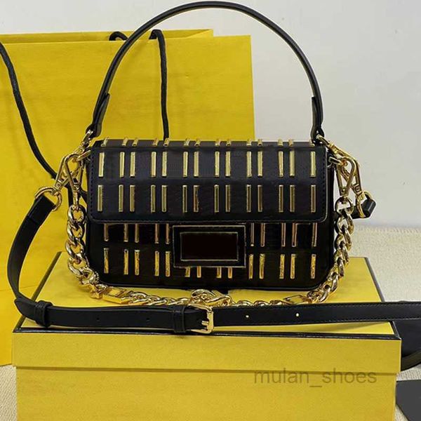 2022 evening bags metal letter baguette bag handbags crossbody shoulder bags women clutch purse gold chain hardware head portrait flap hasp
2022 evening bags metal letter baguette bag handbags crossbody shoulder bags women clutch purse gold chain hardware head portrait flap hasp