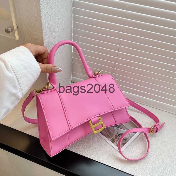 evening bags designer balencaigass shoulder handbag fashionable new bag hourglass bag casual versatile messenger bag plain small square hand
evening bags designer balencaigass shoulder handbag fashionable new bag hourglass bag casual versatile messenger bag plain small square hand