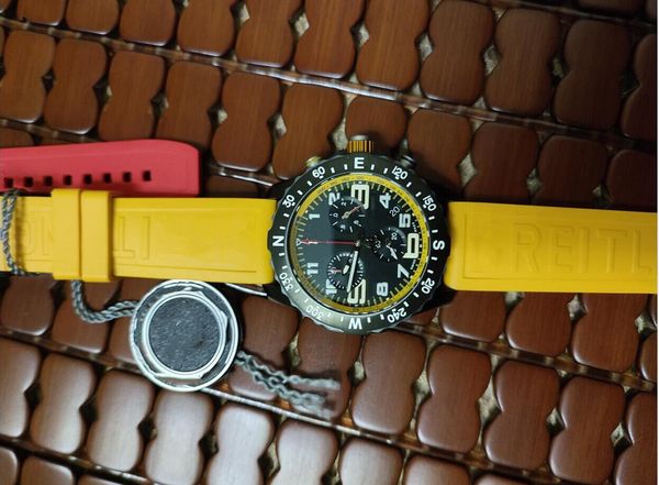 luxury men watches 44mm quartz movement japan rubber strap men's watch chronology function wrstwatch, Slivery;brown
luxury men watches 44mm quartz movement japan rubber strap men's watch chronology function wrstwatch, Slivery;brown