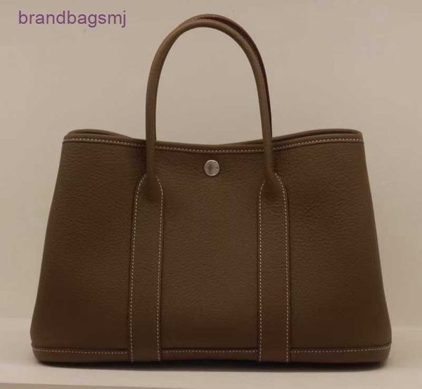 bag herme 2022 new layer cowhide half hand sewing wax wire steel hardware garden versatile one shoulder oblique span tote handheld
bag herme 2022 new layer cowhide half hand sewing wax wire steel hardware garden versatile one shoulder oblique span tote handheld