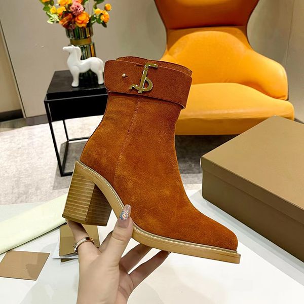 2022 women thomas designer luxury martin boots fashion solid color leather letters casual boots gold plated side highlights chunky heel plat, Black
2022 women thomas designer luxury martin boots fashion solid color leather letters casual boots gold plated side highlights chunky heel plat, Black