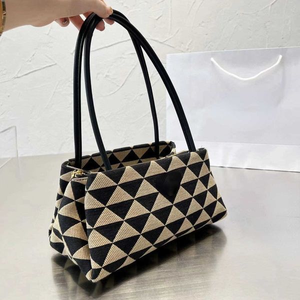 shoulder bags 2022 new slim handbag triangle fabric diamond geometric canvas simple atmosphere armpit shoulder women's
shoulder bags 2022 new slim handbag triangle fabric diamond geometric canvas simple atmosphere armpit shoulder women's