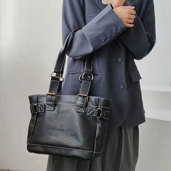 22ss vivi women's bags designer totes vintage large capacity cool black shoulder bag multifunctional zipper tote luxury
22ss vivi women's bags designer totes vintage large capacity cool black shoulder bag multifunctional zipper tote luxury