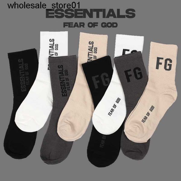 new men's socks designer essential letter fashion brand sports socks, Black
new men's socks designer essential letter fashion brand sports socks, Black