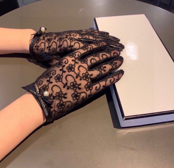 ch designer gloves leather glove ladies sheepskin lace winter mitten for women official replica counter quality european size t0p quality 01, Blue;gray
ch designer gloves leather glove ladies sheepskin lace winter mitten for women official replica counter quality european size t0p quality 01, Blue;gray