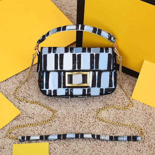 2022 evening bags fashion baguette tote cross body bags shoulder handbag women purse leather chain letter hardware flap hasp wallet removabl
2022 evening bags fashion baguette tote cross body bags shoulder handbag women purse leather chain letter hardware flap hasp wallet removabl