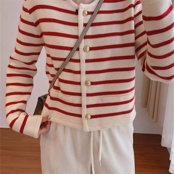 womens knits tees autumn and winter short striped cardigan coat knitted sweater 220923, White
womens knits tees autumn and winter short striped cardigan coat knitted sweater 220923, White