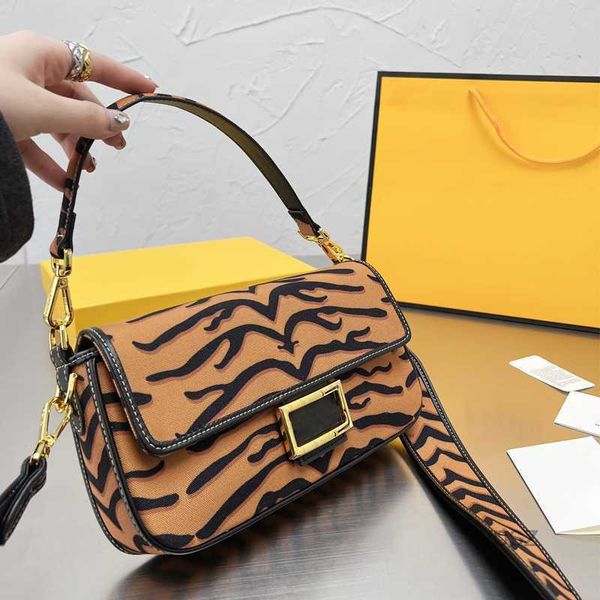evening bags women shoulder crossbody bag female wide straps messenger tote leopard hasp interior zipper pocket handbag wallet pursesmulti
evening bags women shoulder crossbody bag female wide straps messenger tote leopard hasp interior zipper pocket handbag wallet pursesmulti