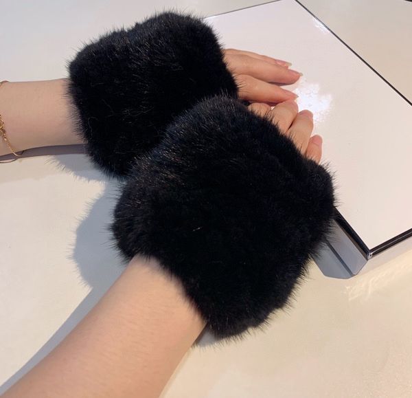 ch designer gloves leather glove ladies rabbit fur winter mitten for women official replica counter quality european size t0p quality 011, Blue;gray
ch designer gloves leather glove ladies rabbit fur winter mitten for women official replica counter quality european size t0p quality 011, Blue;gray