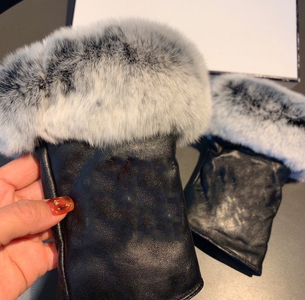 ch designer gloves leather glove ladies sheepskin rabbit fur winter mitten for women official replica counter quality european size, Blue;gray
ch designer gloves leather glove ladies sheepskin rabbit fur winter mitten for women official replica counter quality european size, Blue;gray