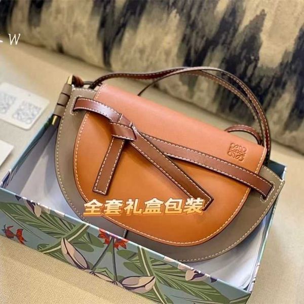 luxury desaigner bags loew's leather handbag leisure bag female cow leather gate half round mobile phone cross net red star same origin
luxury desaigner bags loew's leather handbag leisure bag female cow leather gate half round mobile phone cross net red star same origin