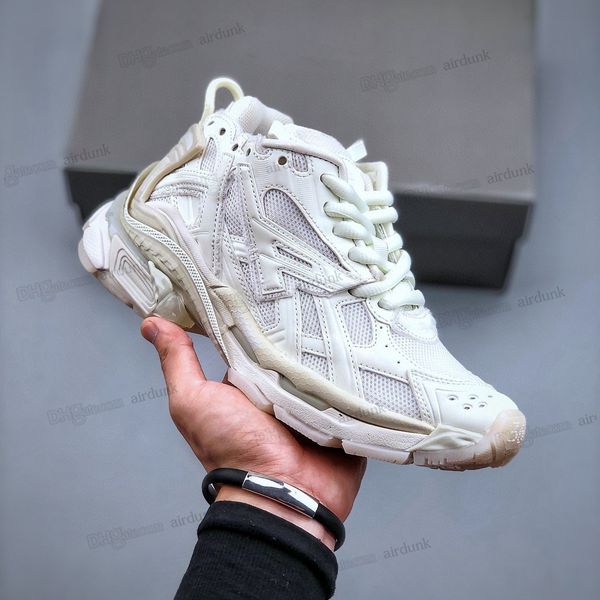 designers women men casual shoes paris runner 7.0 transmit sense retro trainers black white pink blue burgundy deconstruction sneak
designers women men casual shoes paris runner 7.0 transmit sense retro trainers black white pink blue burgundy deconstruction sneak