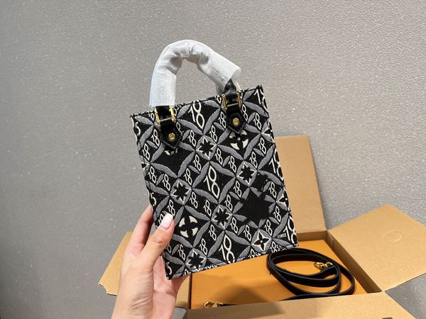 2022ss women's bag sac plat bb pm designer italic small square handbag retro mini tote handbags shoulder italic deluxe coin wallet supe
2022ss women's bag sac plat bb pm designer italic small square handbag retro mini tote handbags shoulder italic deluxe coin wallet supe