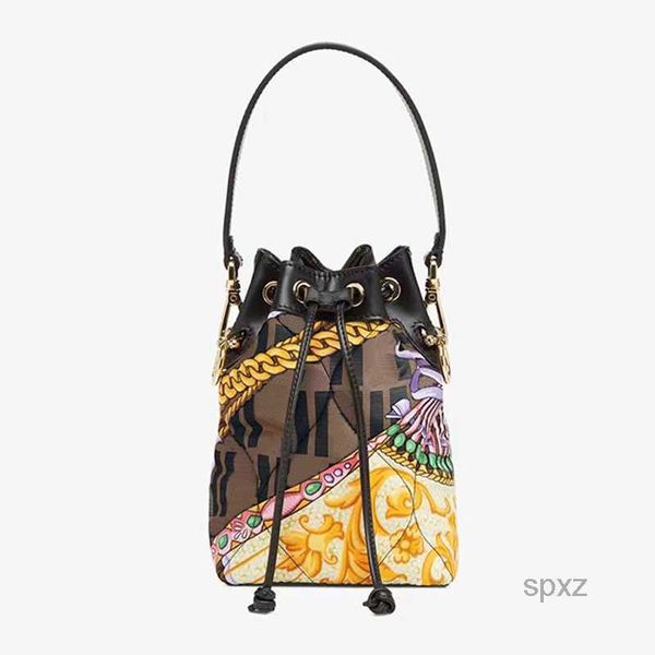 evening bags 2022 mini bucket bag tote purse cross body bags shoulder handbags women old flower floral print metal hardware letter drawstrin
evening bags 2022 mini bucket bag tote purse cross body bags shoulder handbags women old flower floral print metal hardware letter drawstrin
