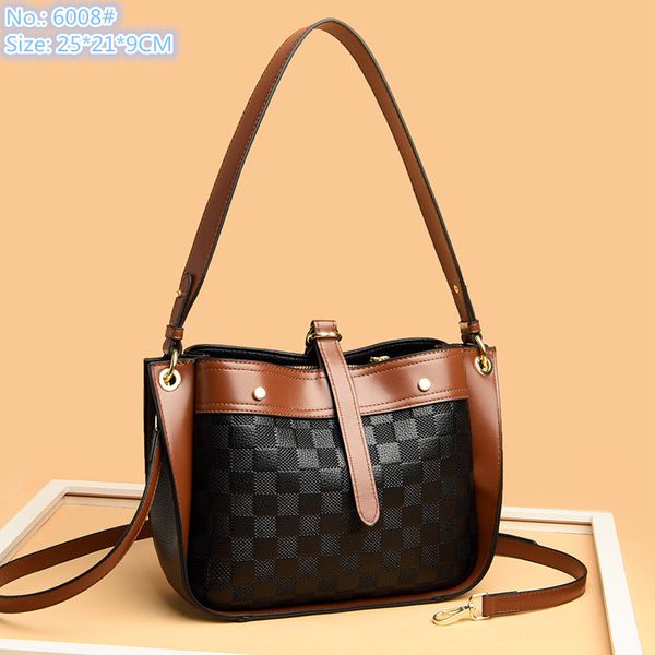 wholesale factory ladies shoulder bag 5 colors simple and versatile contrast handbags classic embossed leather handbag fashion check backpac
wholesale factory ladies shoulder bag 5 colors simple and versatile contrast handbags classic embossed leather handbag fashion check backpac