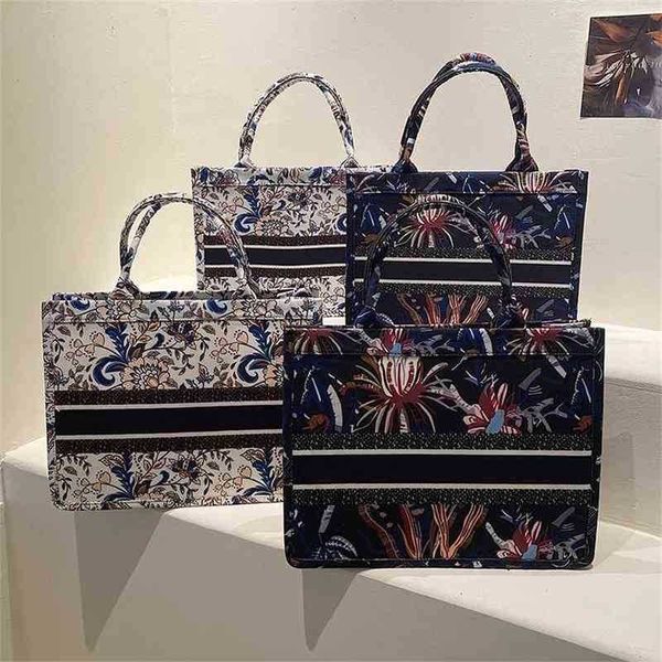 shopping bags fashion lady trendy versatile commuter old flower three-dimensional embroidery tote portable canvas
shopping bags fashion lady trendy versatile commuter old flower three-dimensional embroidery tote portable canvas
