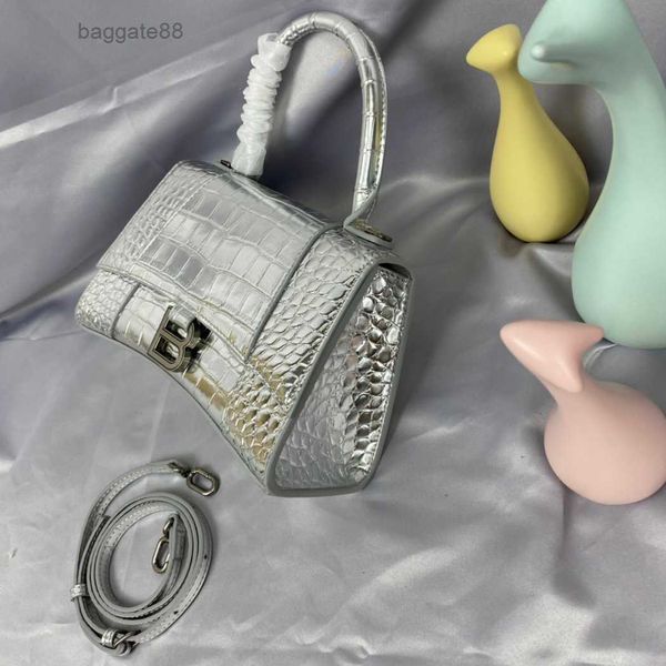 one 2022 designer bags bbbalencaig'as b shoulder home hourglass leather diagonal hand fashion crocodile pattern versatile messenger wo
one 2022 designer bags bbbalencaig'as b shoulder home hourglass leather diagonal hand fashion crocodile pattern versatile messenger wo