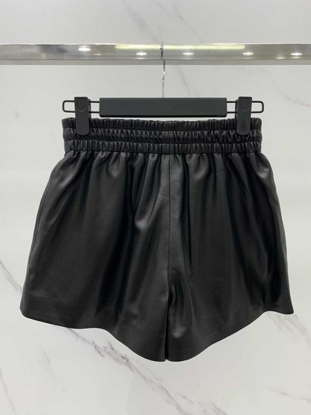 women's pants & capris early autumn fashion simple triangle loose versatile elastic waist high leather shorts, Black;white
women's pants & capris early autumn fashion simple triangle loose versatile elastic waist high leather shorts, Black;white